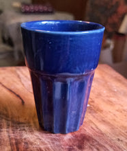 Load image into Gallery viewer, Cutting chai set of 6 indigo blue glasses with red metal holder
